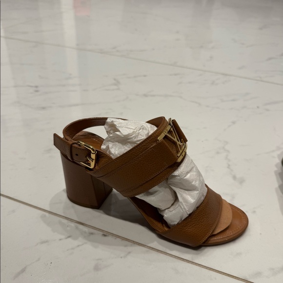 Louis Vuitton Brown Sandals with gold logo - Picture 2 of 3
